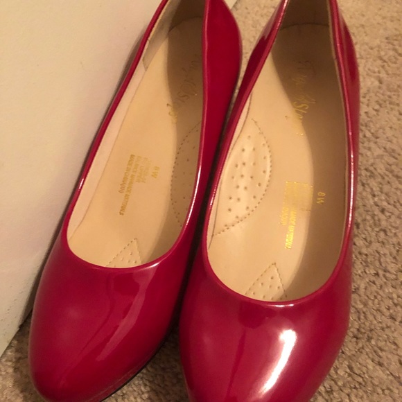 Red Heels - Picture 2 of 4